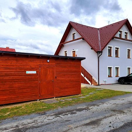 Apartmany Louka Vaclavov u Bruntalu エクステリア 写真